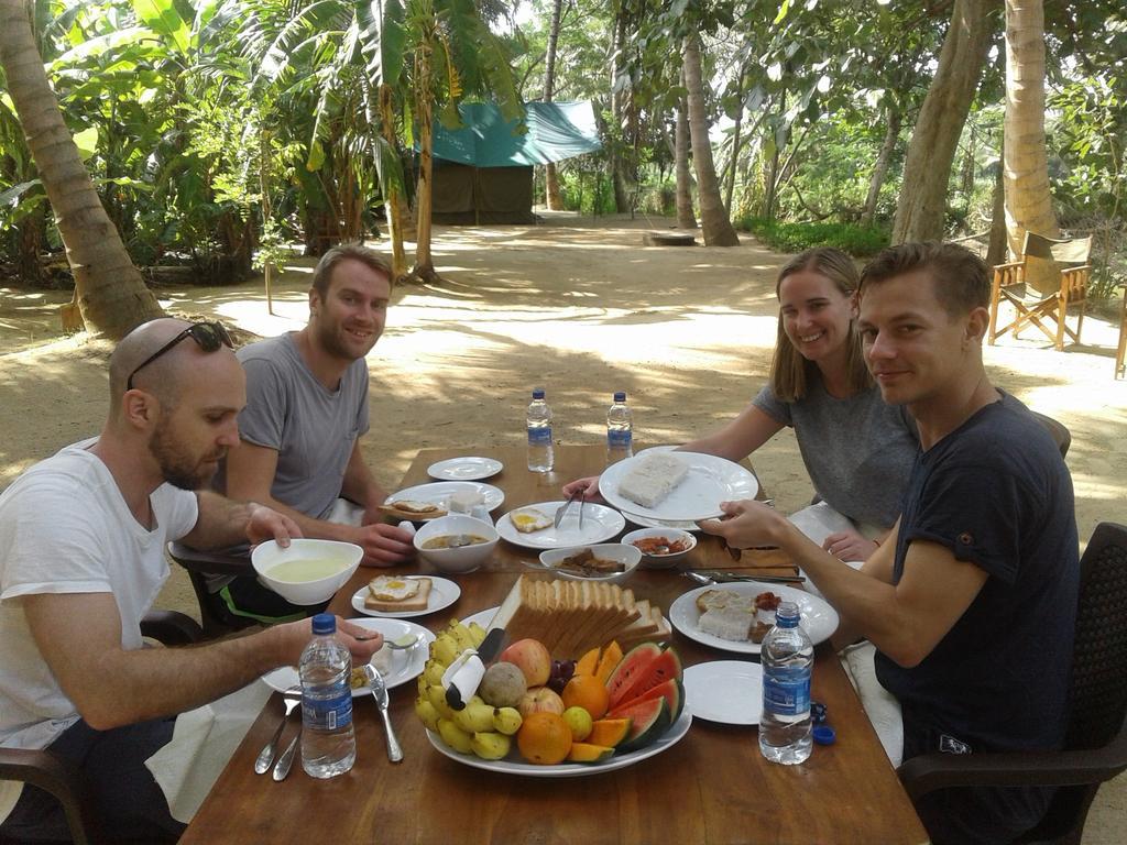 Makulu Safari Camping Удавалаве Екстериор снимка