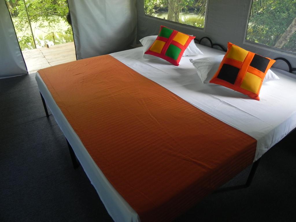 Makulu Safari Camping Удавалаве Екстериор снимка
